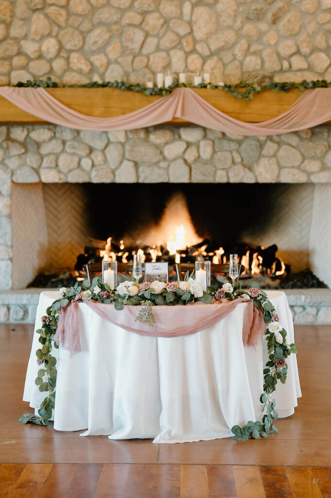 tanque verde ranch sweetheart table